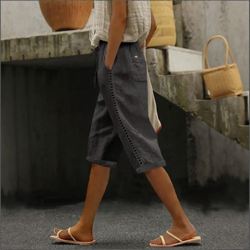 Calça Pantacourt Tavina™ Em Linho de Algodão com Detalhes Vazados na Lateral / Leveza Que Renova O Visual
