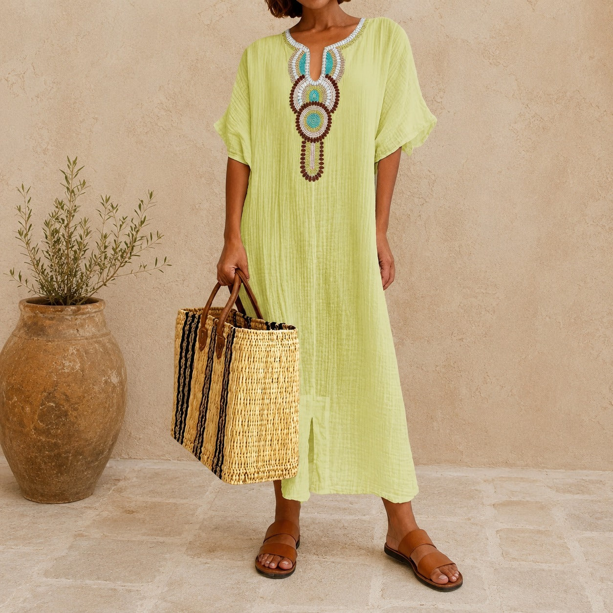 Vestido Almara™ com Design Mediterrâneo Vintage, Gola Estruturada e Abertura na Barra