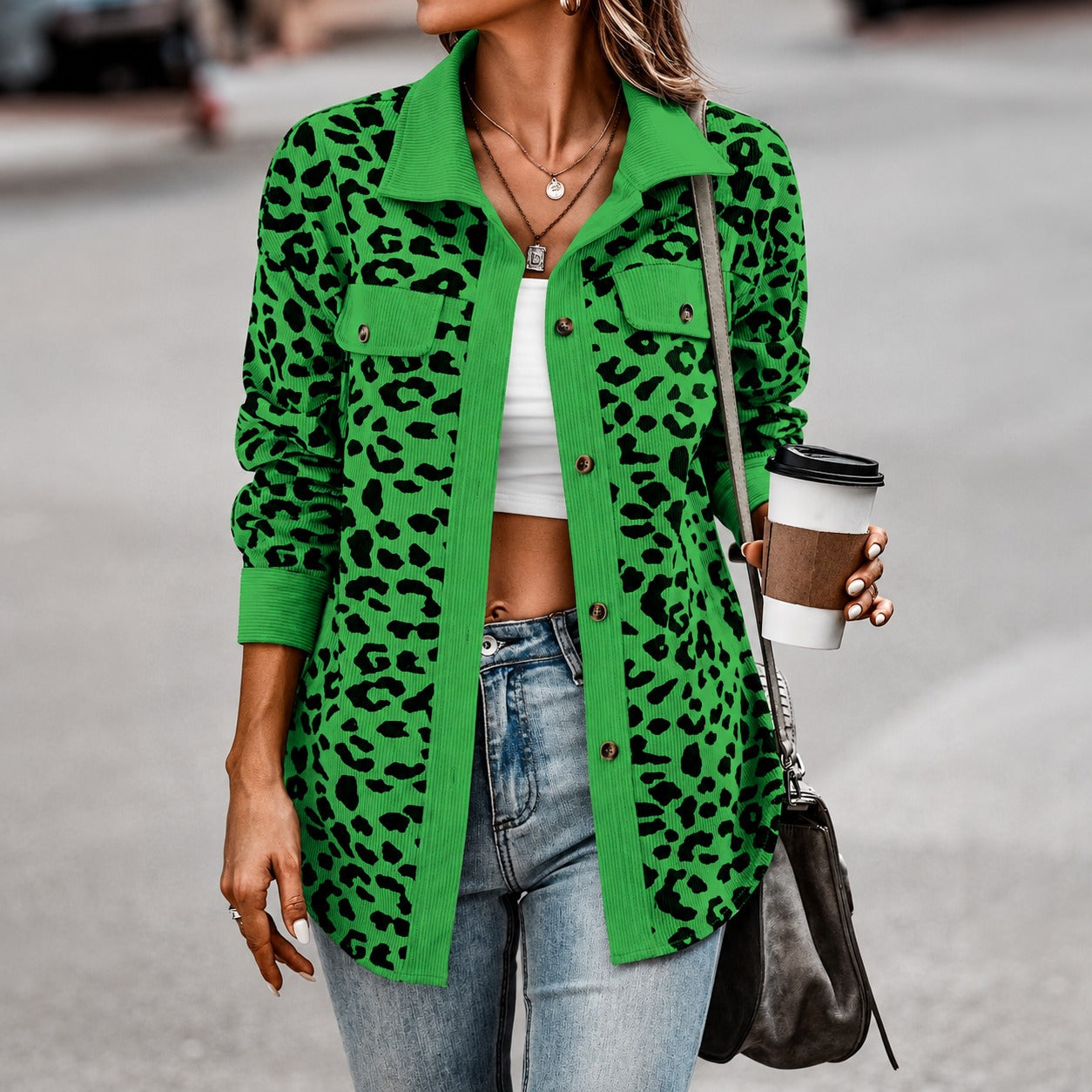 Jaqueta Carla™ com Estampa Animal Print, Textura Canelada e Botões Frontais
