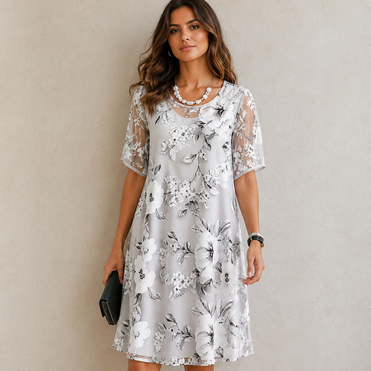 Vestido Thainara™ com Estampa Floral e Decote Redondo / Feminilidade Sem Esforço
