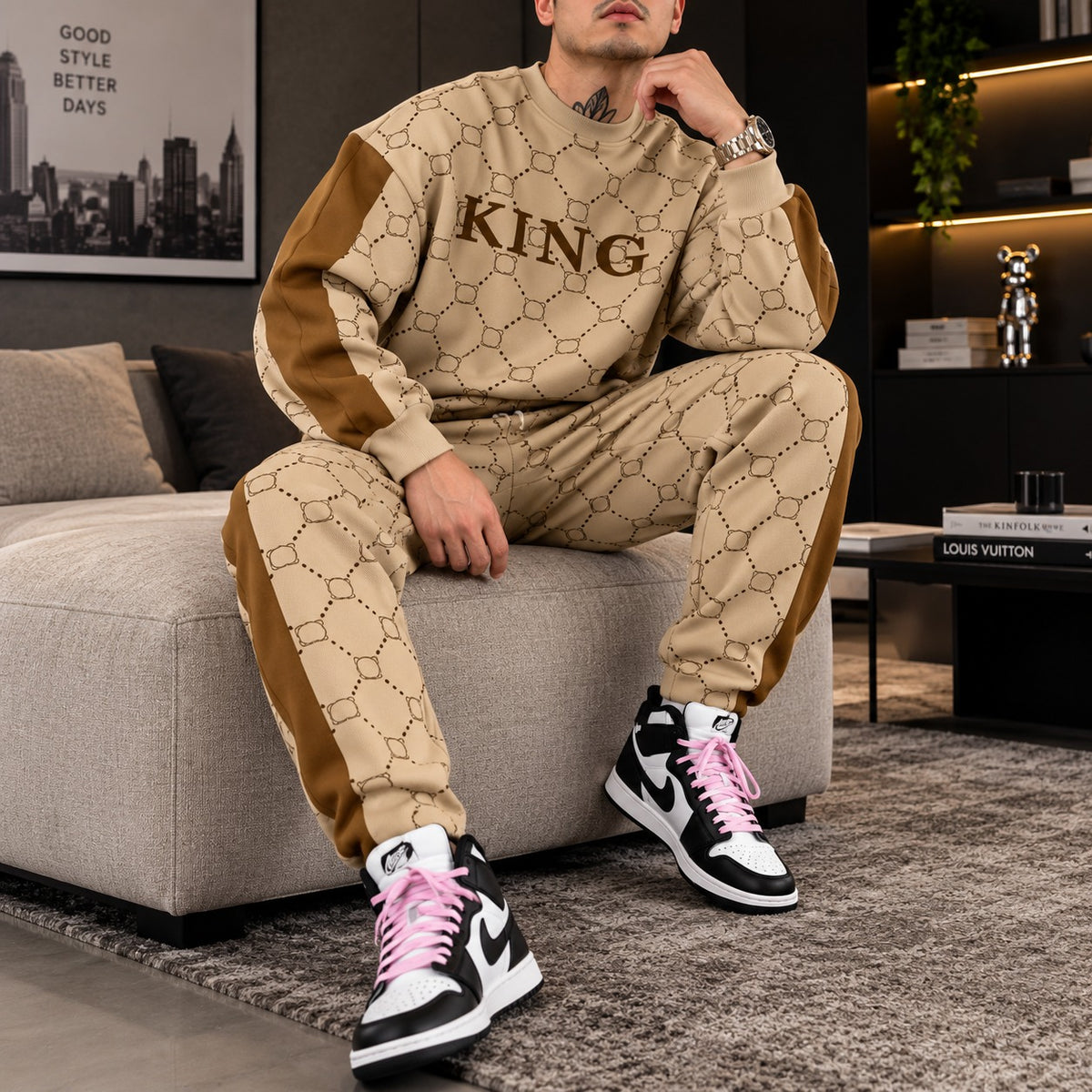 Conjunto Alexandre™ com Estampa Padronizada e Faixas Contrastantes / Um Visual Marcante para Momentos Casuais