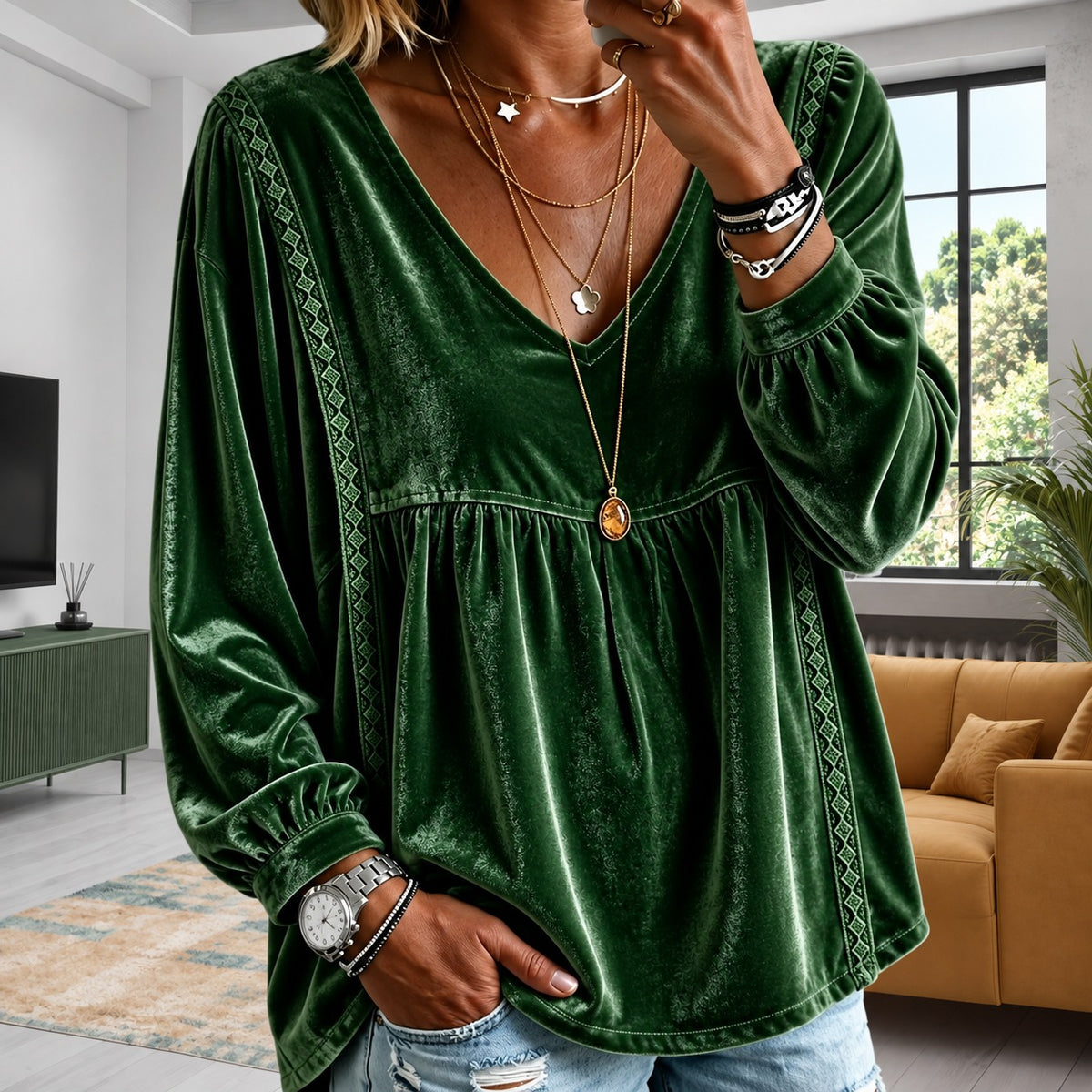 Blusa Stefania™ com Decote V e Detalhes Geométricos / Feminilidade em Linhas Delicadas