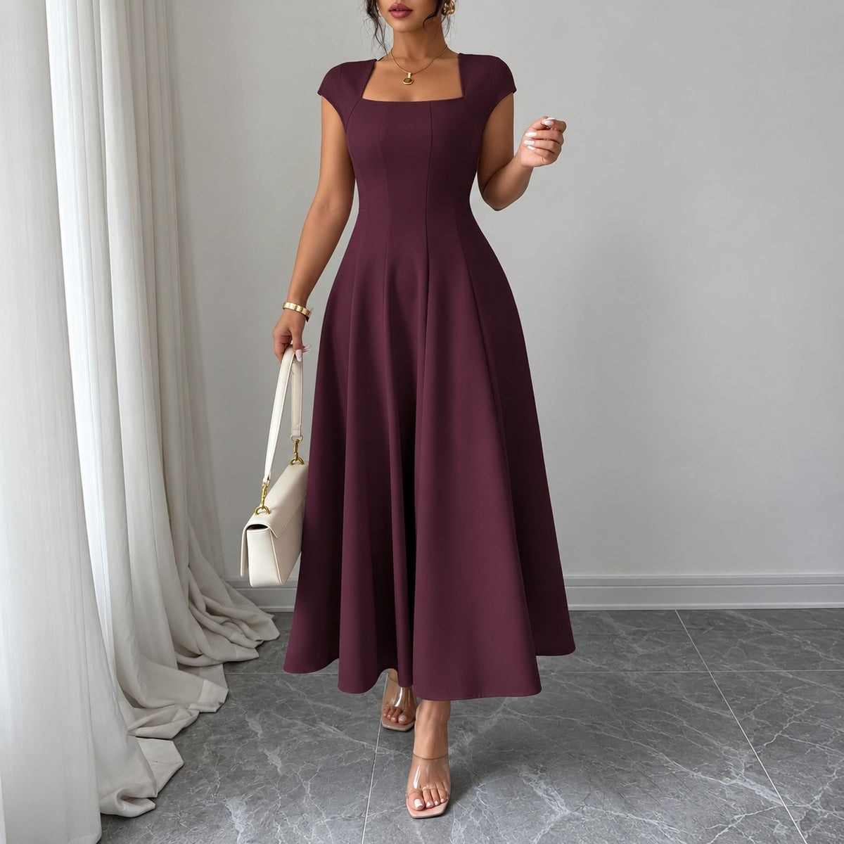 Vestido Eloara™ com Decote Quadrado e Saia Evasê / Uma Silhueta Clássica que Valoriza as Proporções