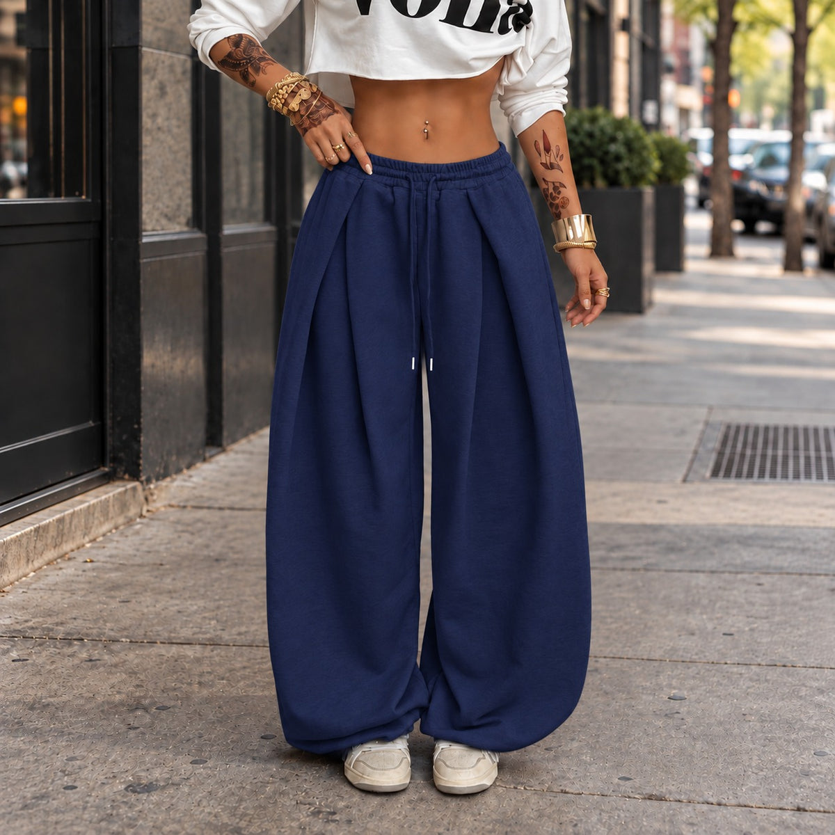 Calça Vanna™ com Modelagem Ampla e Cós Elástico / Atitude E Conforto Em Uma Proposta Moderna