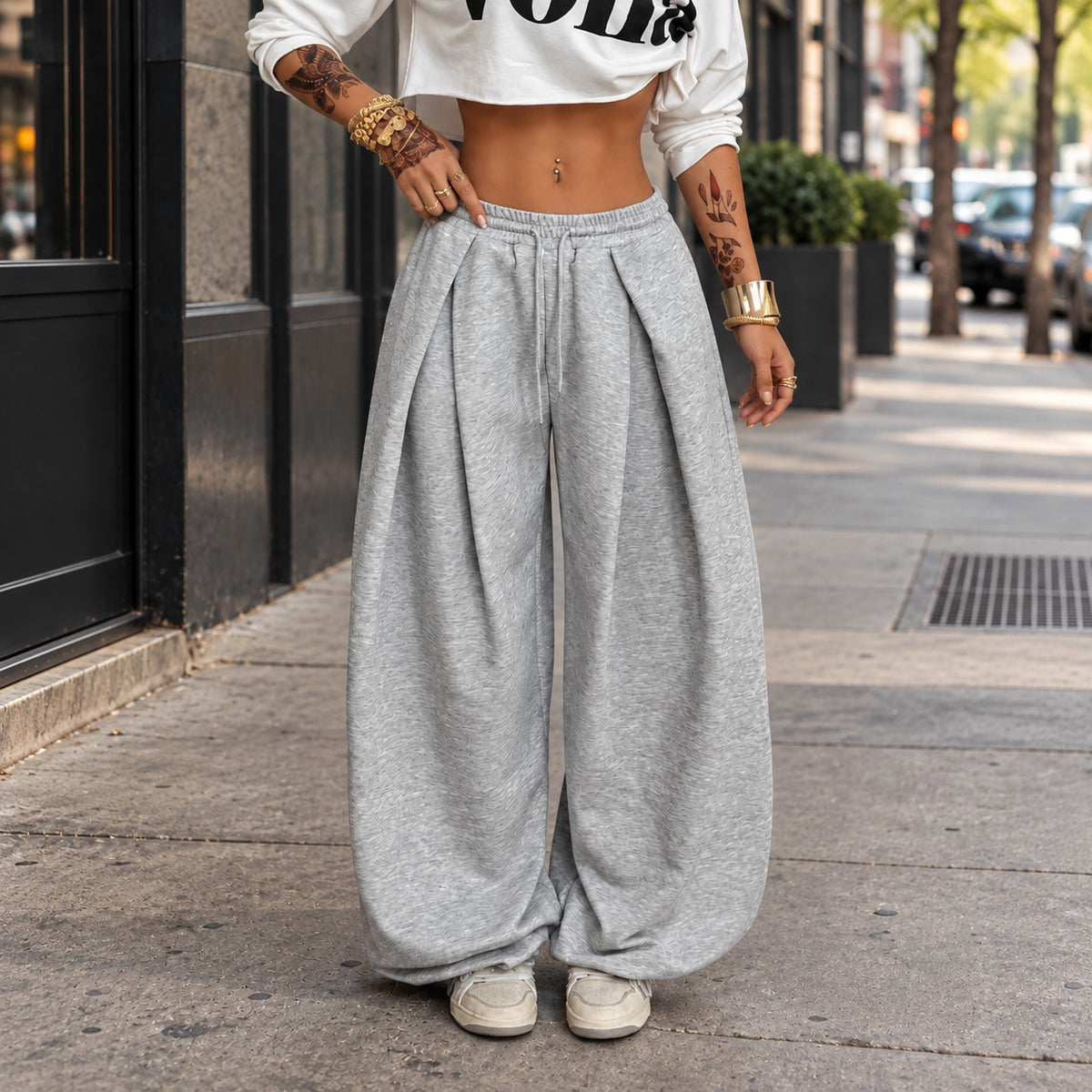 Calça Vanna™ com Modelagem Ampla e Cós Elástico / Atitude E Conforto Em Uma Proposta Moderna