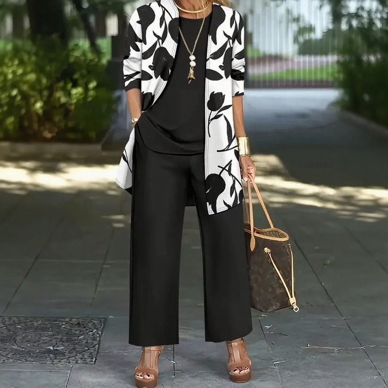 Conjunto Magnolia™ com Blusa Soltinha, Calça Pantalona e Cardigã Floral Alongado / Três Peças Que Criam Um Visual Elegante e Muito Bem Resolvido