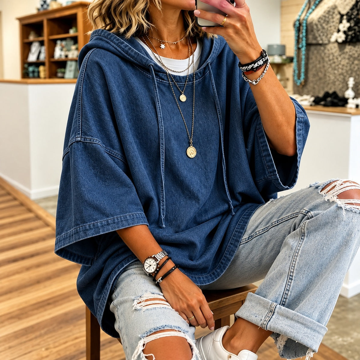 Blusa Cecília™ Jeans com Capuz, Mangas 3/4 Amplas e Modelagem Oversized