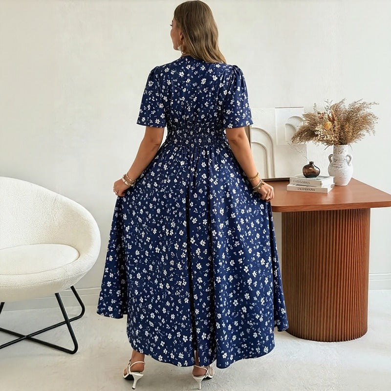 Vestido Loretina™ com Estampa Floral Charmosa, Cintura Marcada e Mangas Curtas Soltinhas / O Charme Romântico em Uma Silhueta Delicada e Feminina