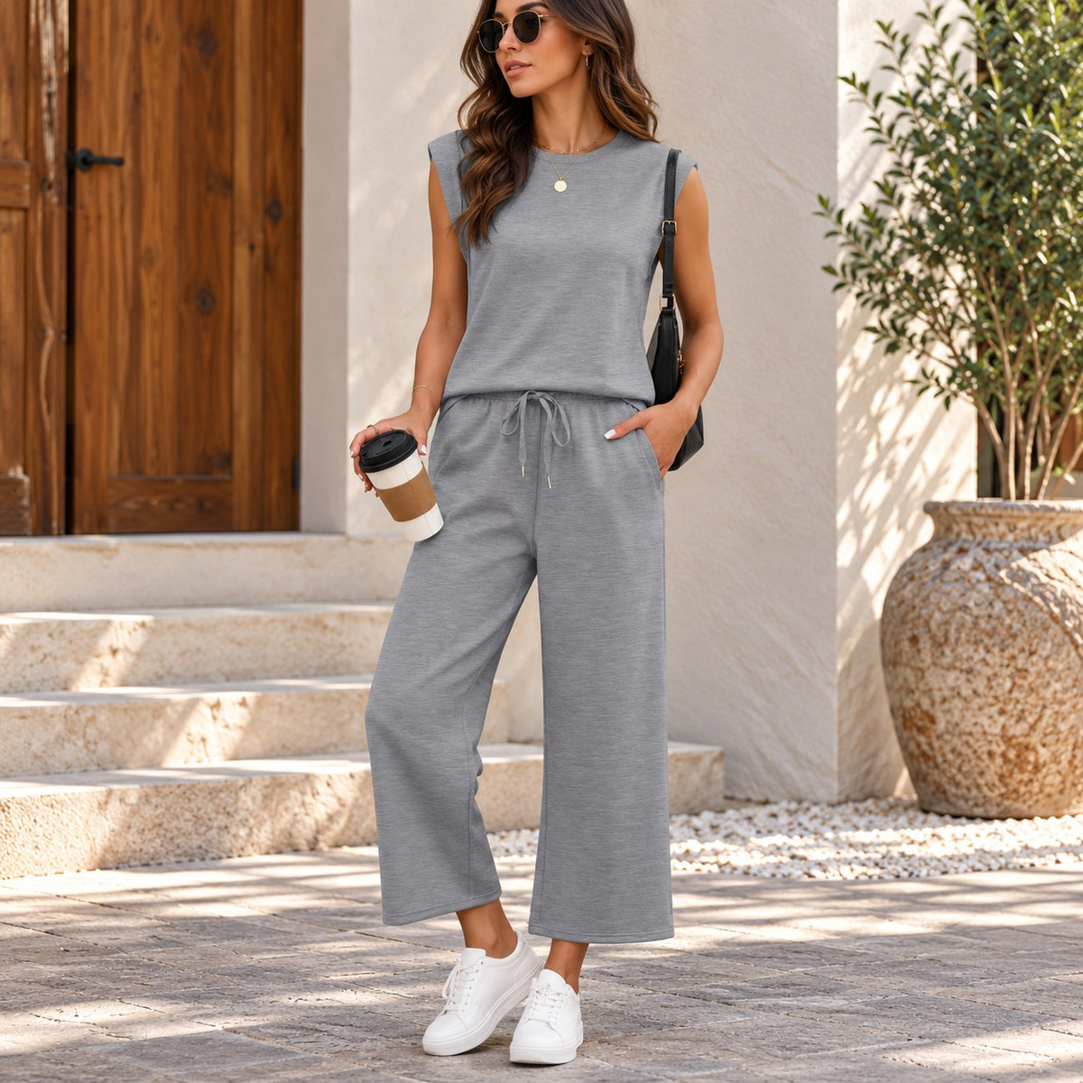 Conjunto Danika™ com Blusa Sem Mangas e Calça Pantalona com Cordão Ajustável