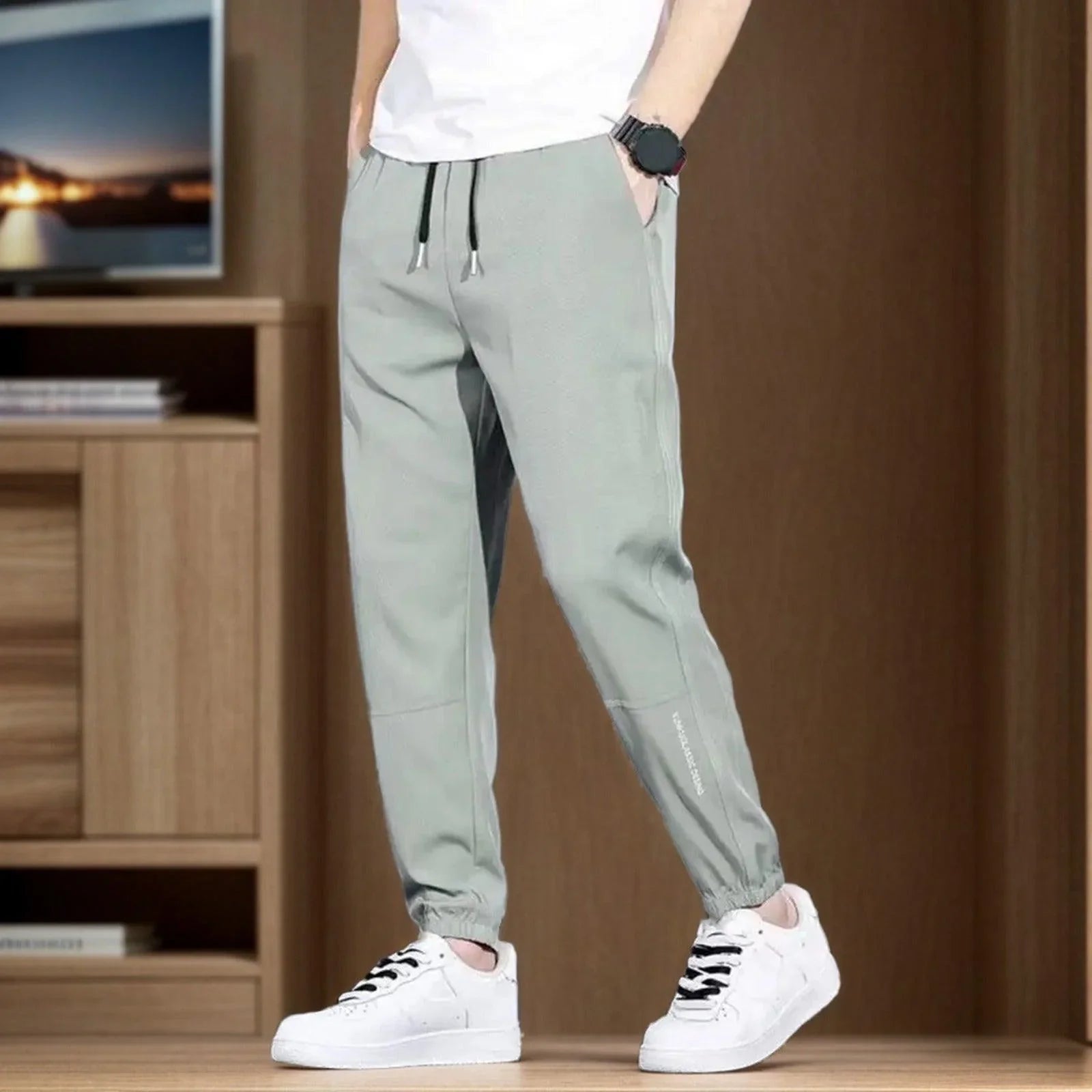 Calça Jogger Legolas™ em Seda Gelo / Leveza, Conforto e Estilo para o Seu Dia a Dia! - ModernLar