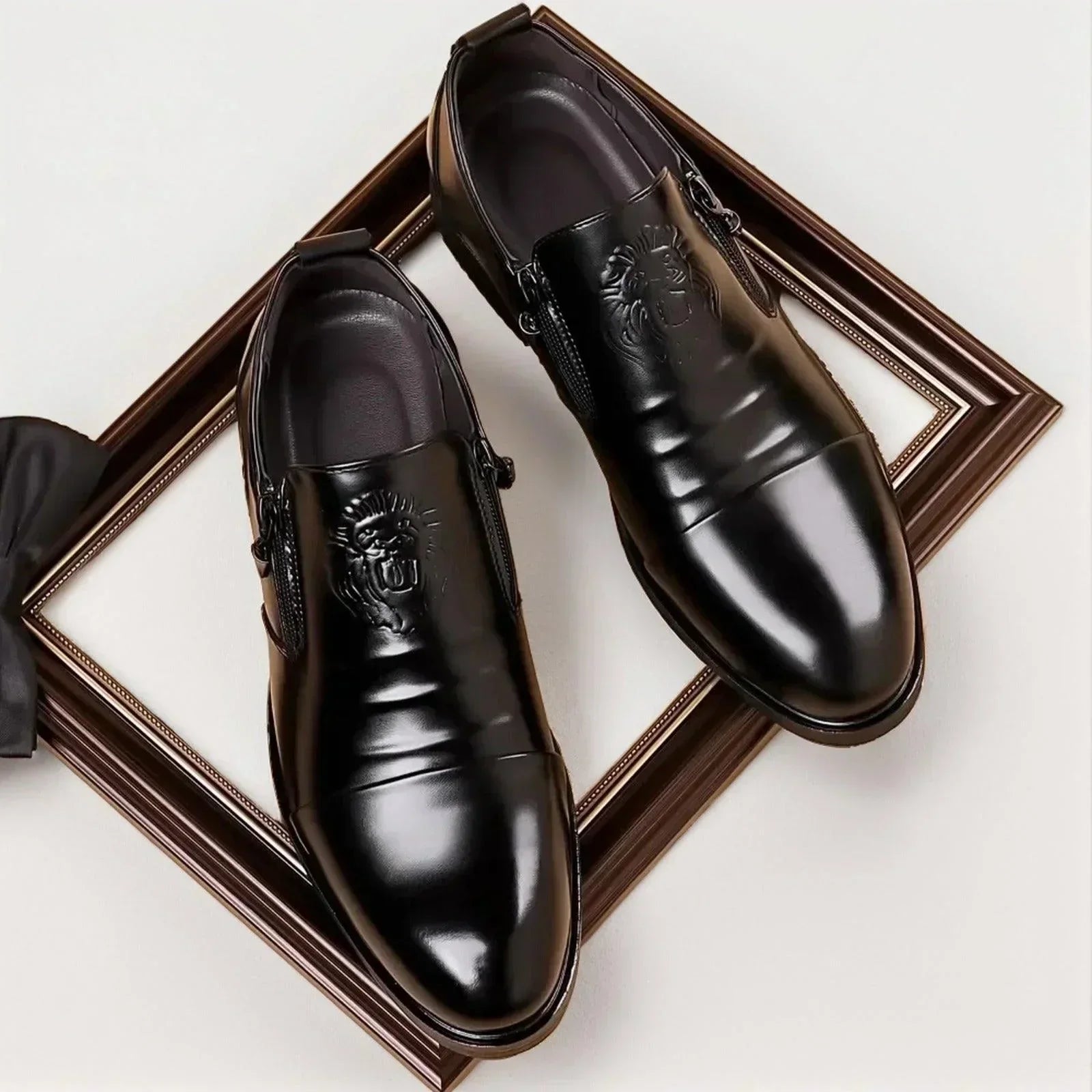 Botas Brave Lion™ Elegância Suprema/ O Poder e o Estilo dos Reis em Seus Pés!