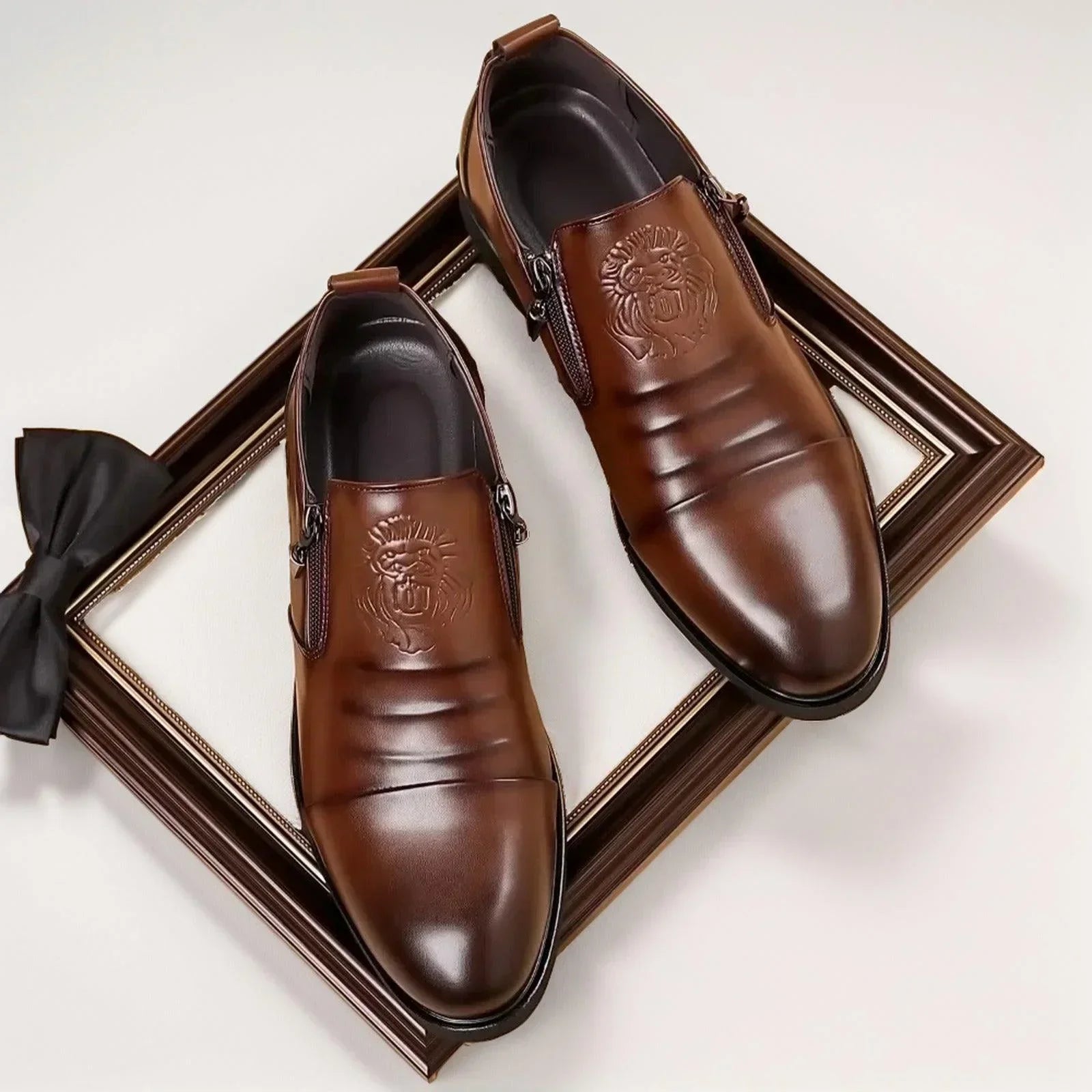 Botas Brave Lion™ Elegância Suprema/ O Poder e o Estilo dos Reis em Seus Pés!