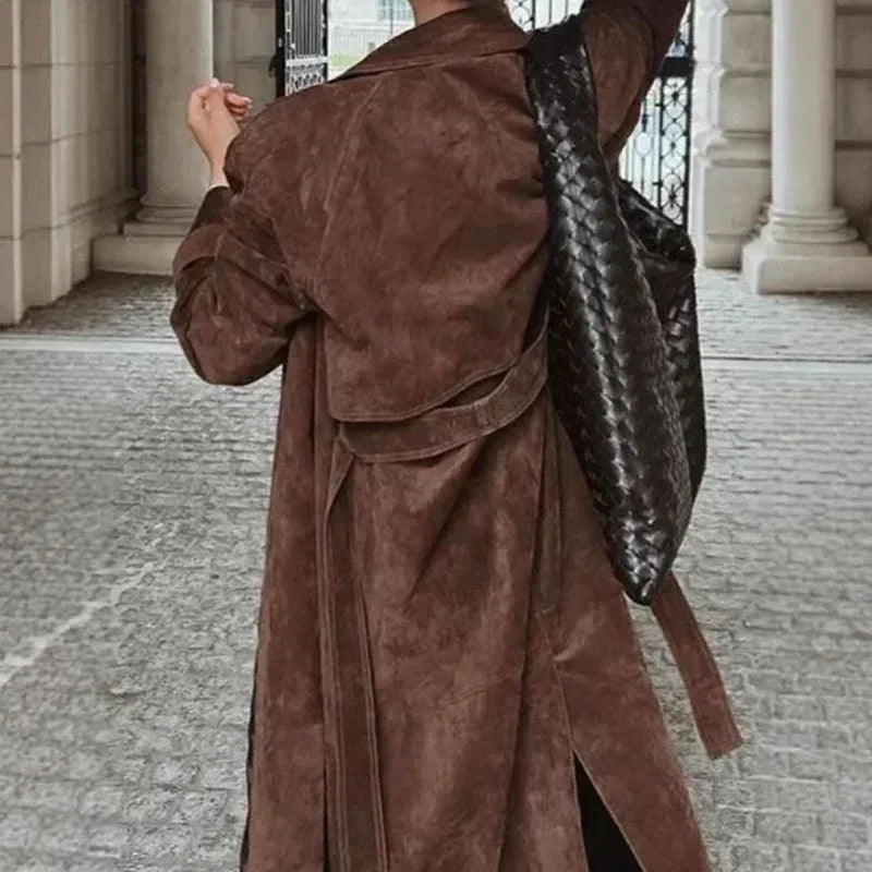Casaco Giulia™ com Tecido Suede e Design Europeu / Envolva-se em Estilo, Conforto e Poder Feminino!