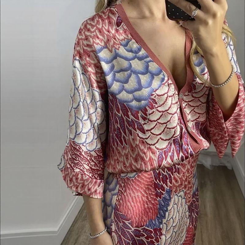 Conjunto Sakura™ em Cetim Premium com Blusa Kimono e Saia Longa Estampada / Feminilidade Sofisticada que Brilha em Qualquer Ocasião!