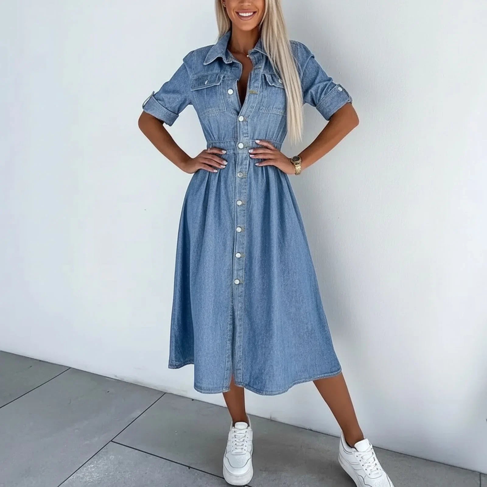 Vestido Antonelly™ em Jeans Leve com Cintura Marcada e Botões Frontais