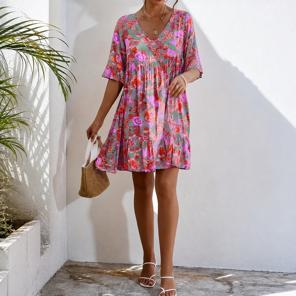 Vestido Amarise™ com Estampa Floral, Mangas 3/4 e Recorte Franzido Abaixo do Busto