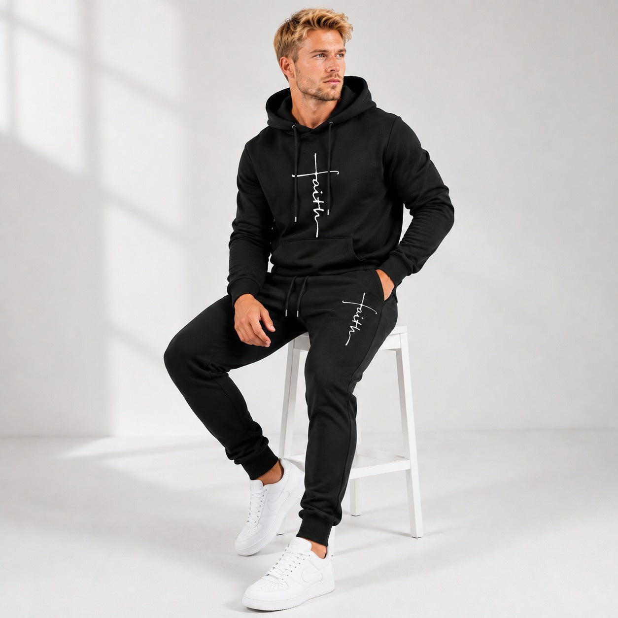 Conjunto Raviel™ com Estampa Faith, Moletom de Capuz e Calça Jogger
