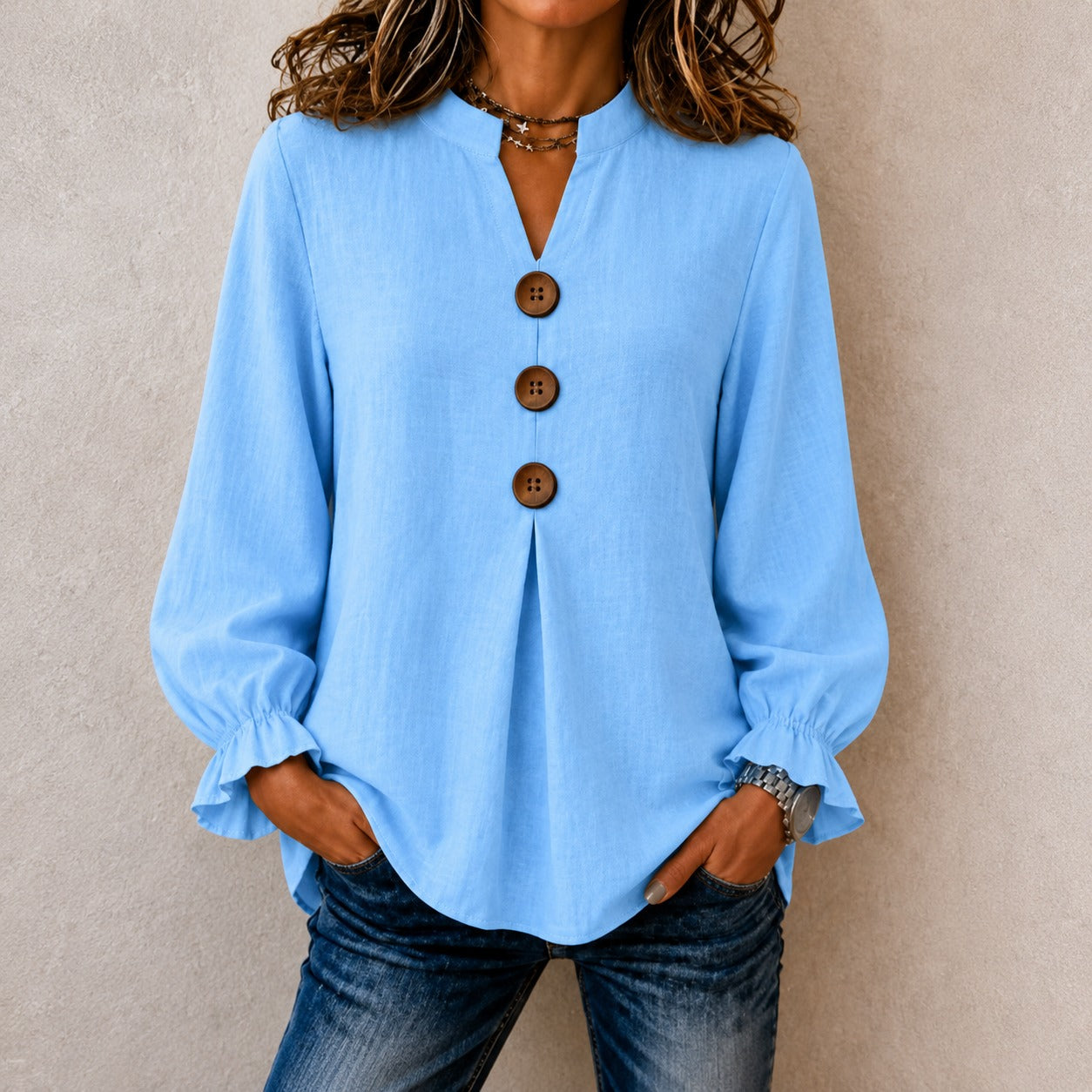 Blusa Kamille™ em Linho de Algodão com Gola Mandarim, Botões Frontais e Punhos com Babados