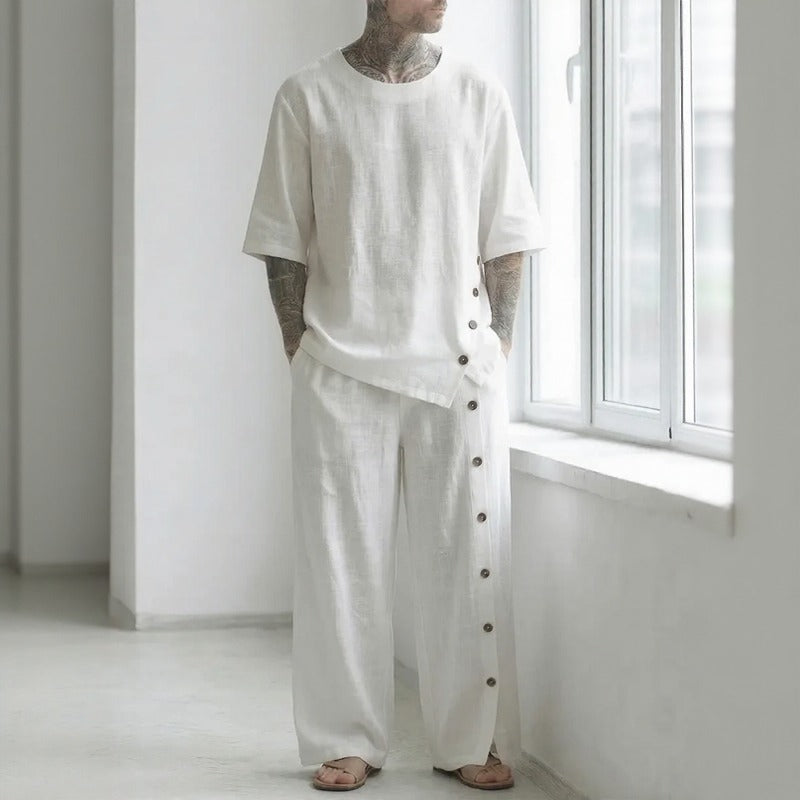 Conjunto Alessio™ com Camiseta Oversized, Calça de Modelagem Ampla e Fileira de Botões Laterais / Um Visual Minimalista com Detalhes Que Fazem Toda a Diferença