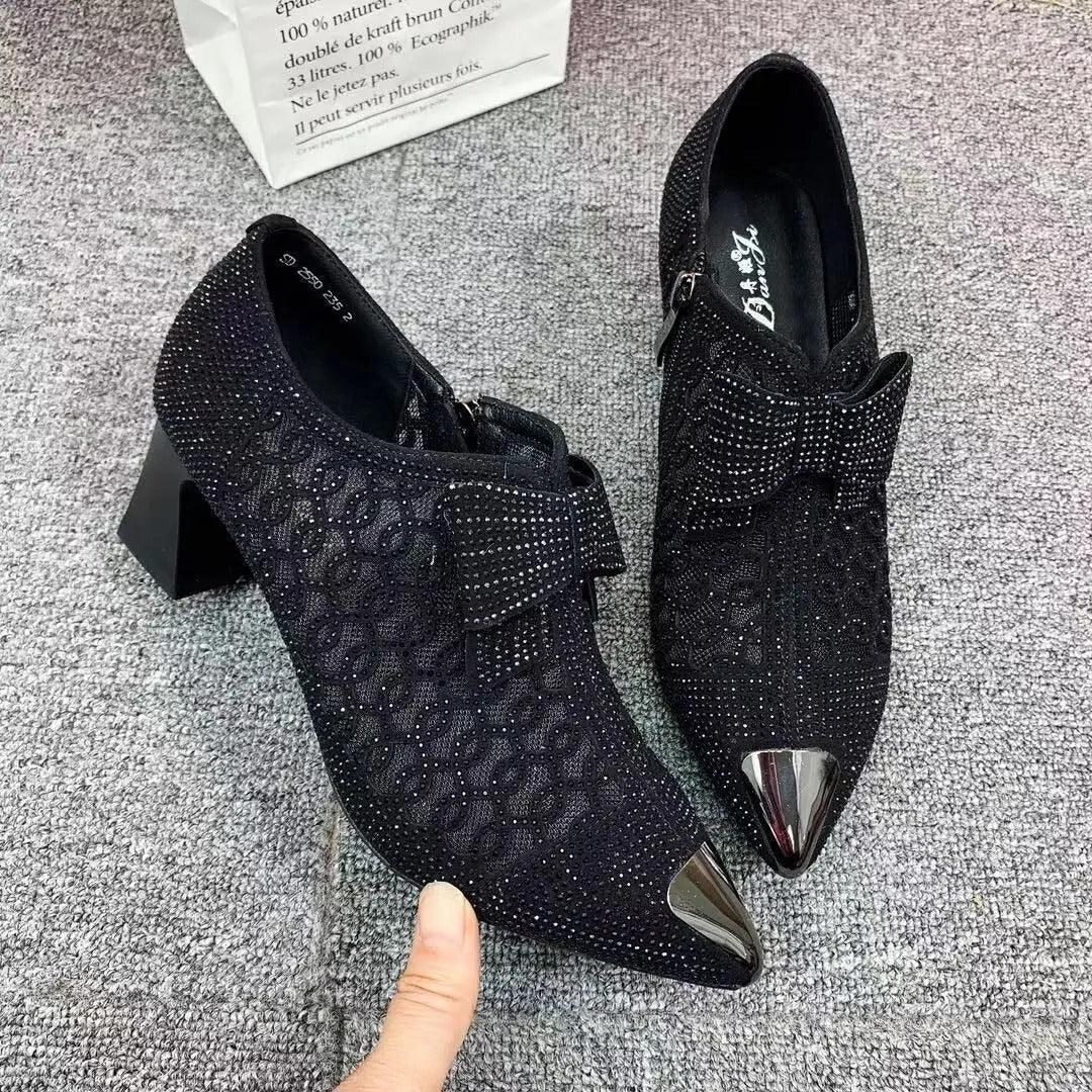 Sapatos Leonora™ com Acabamento Luxuoso em Strass e Bico Metalizado / Brilho Sofisticado a Cada Pisada! - ModernLar