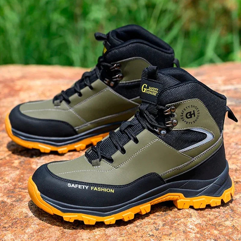 Bota StrongHold™ com Solado Tratorado de Alto Desempenho / Proteção e Estilo em um Só Calçado!