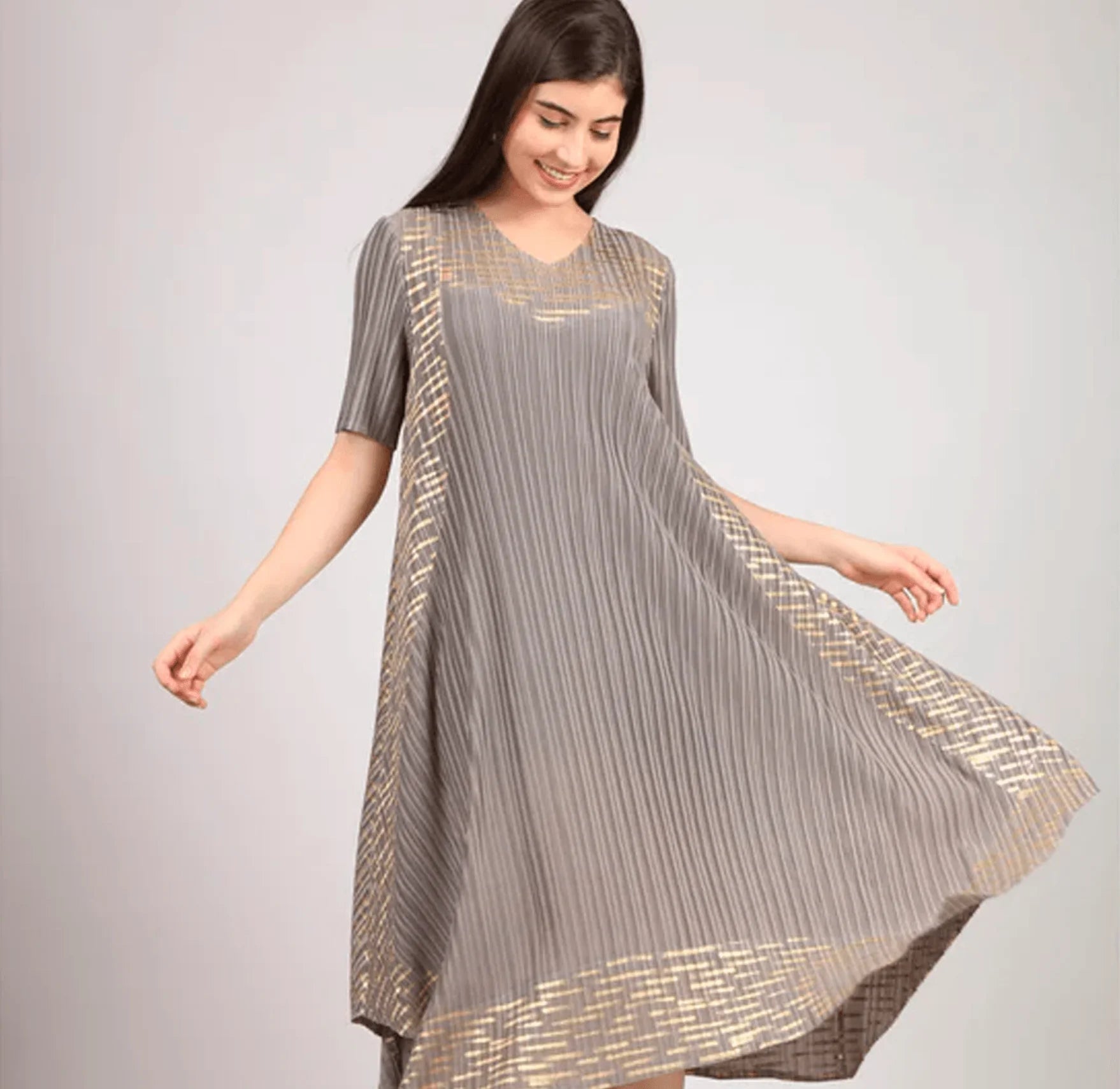 Vestido Vegas™ Elegance Flow / A Elegância Plissada com Leveza Incomparável! - ModernLar