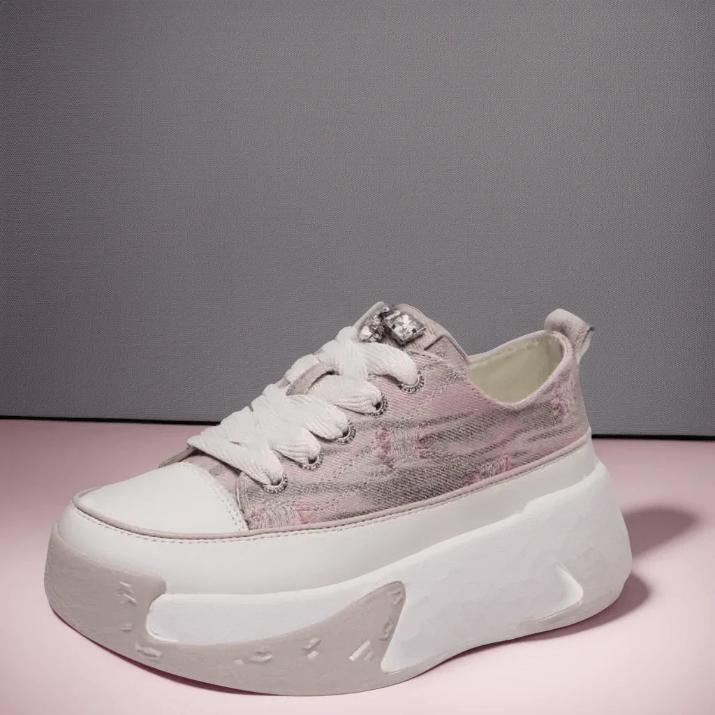 Tênis Selena em Denim com Plataforma de 6cm / O Charme Retrô em Cada Detalhe para um Conforto Sem Igual! - ModernLar