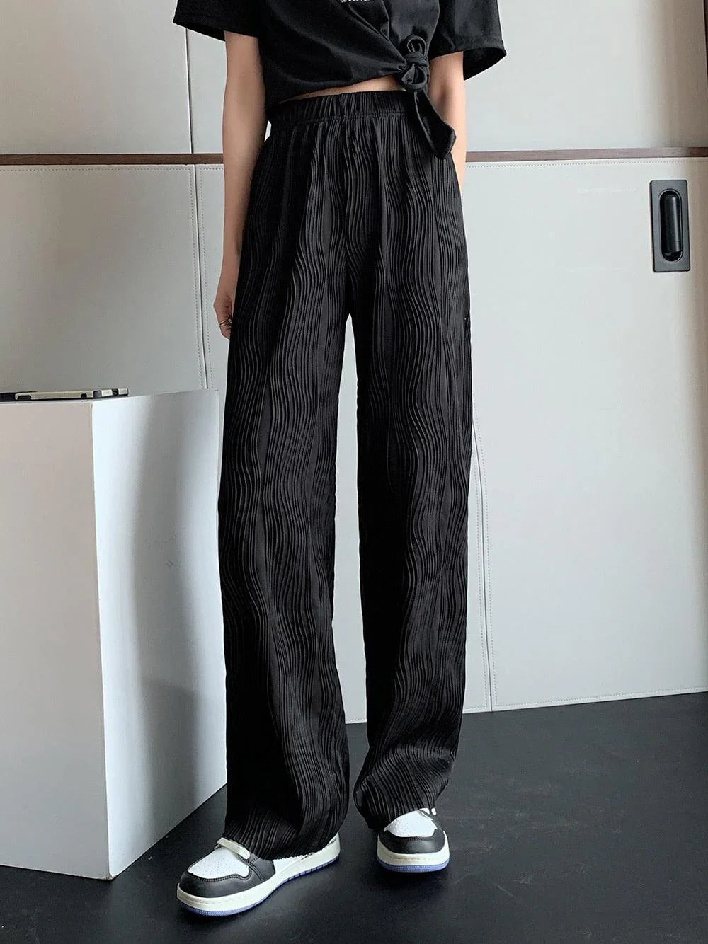 Calça Strips Ondulada em Seda Gelo / Conforto & Estilo Sem Igual! - ModernLar