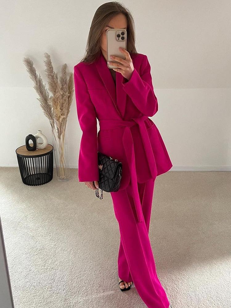Conjunto Feminino Scandal de Casaco Estilo Blazer + Calça Alfaiataria / Um Escândalo de Estilo e Conforto! - ModernLar