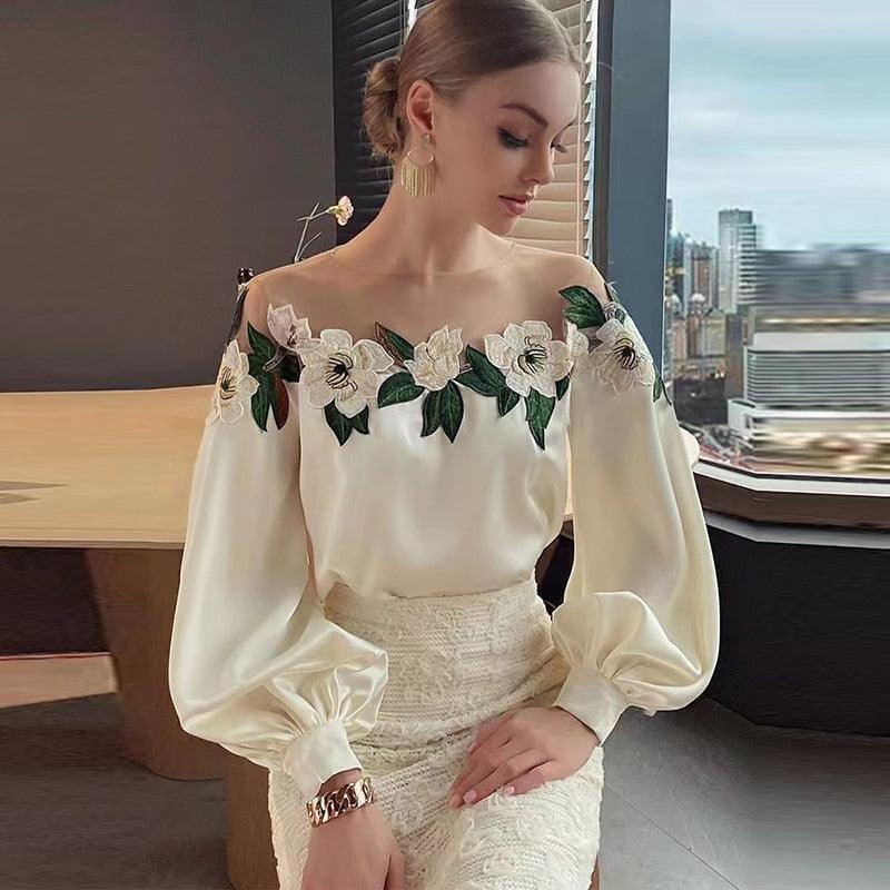 Blusa Provence™️ Alfaiataria em Chiffon com Bordados Florais / Um Verdadeiro Show de Exclusividade & Glamour! - ModernLar
