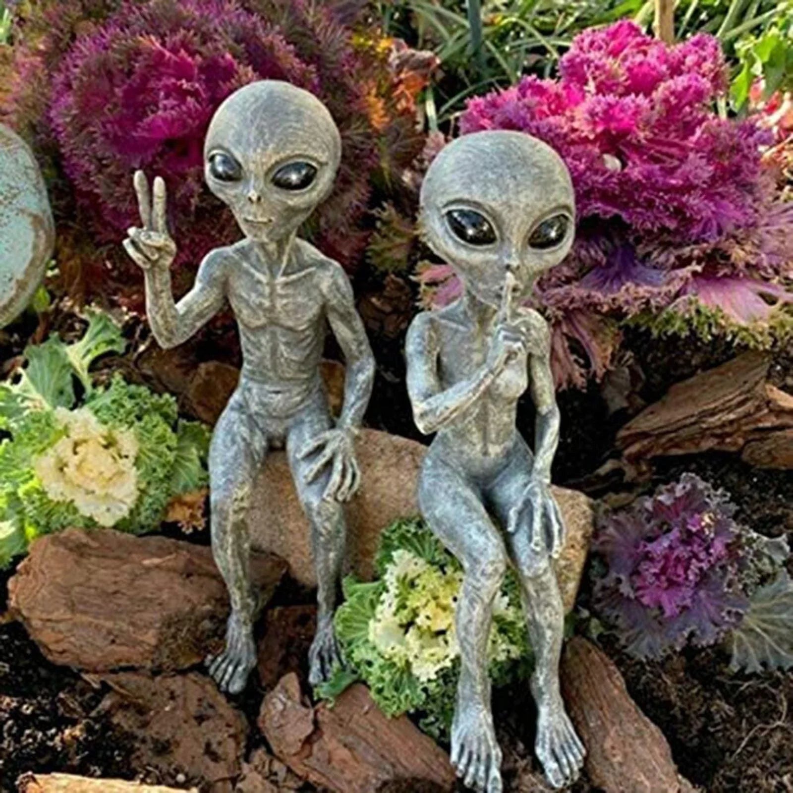 Irmãos Arcturianos / A Dupla de Alienígenas pronta para decorar sua Casa - ModernLar