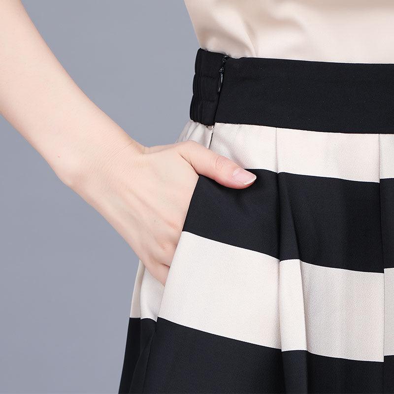 Conjunto Beleza Pura™: Saia com Listras Notáveis e Blusa Elegante! - ModernLar