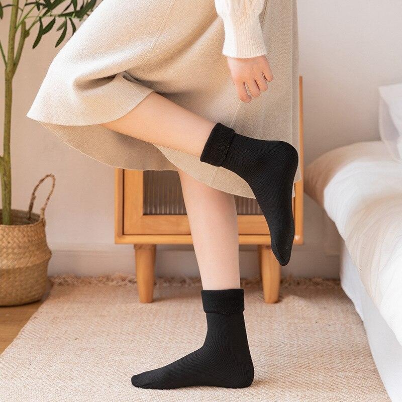 Kit com 5 Pares de Meias Térmicas Leonor™ com Interna em Veludo / Dê Adeus ao Frios nos Pés! - ModernLar
