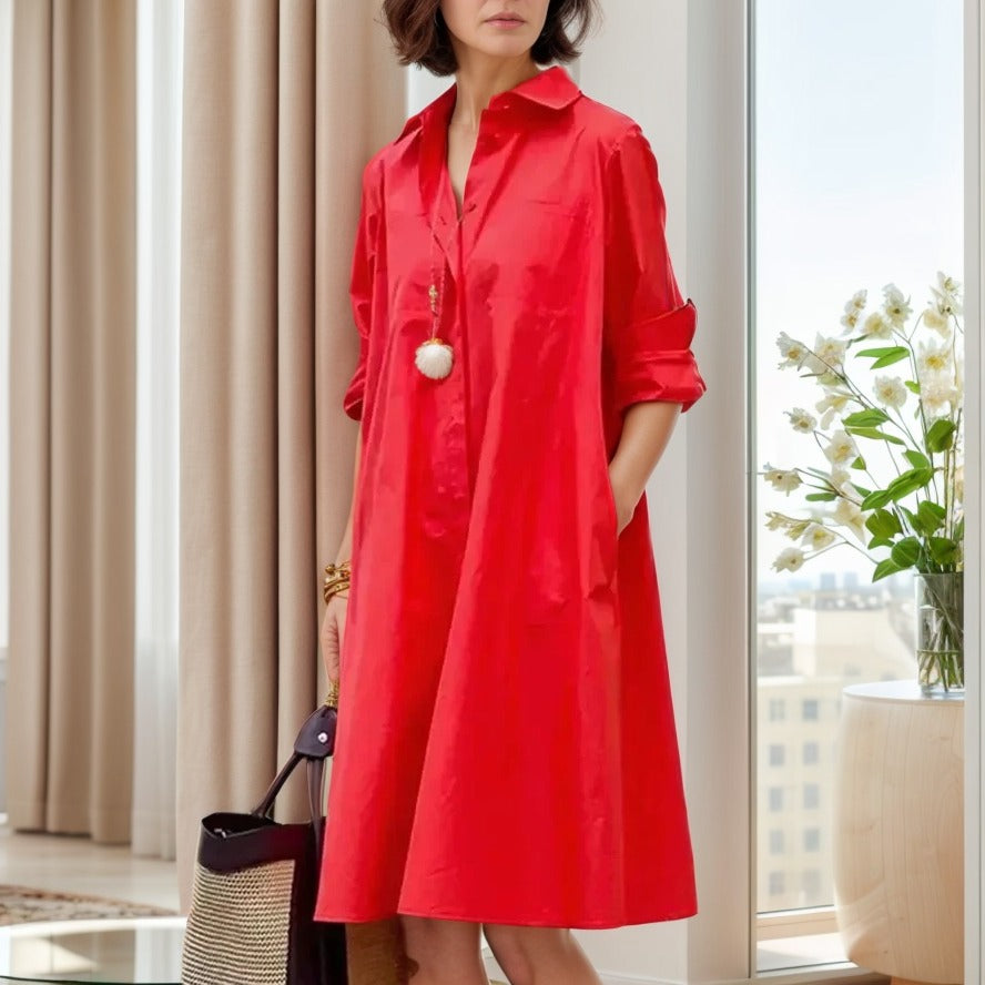 Vestido Manhatam™ em Popelina com Gola Camisaria e Modelagem Evasê / Elegância Urbana com Leveza e Personalidade em Cada Movimento!