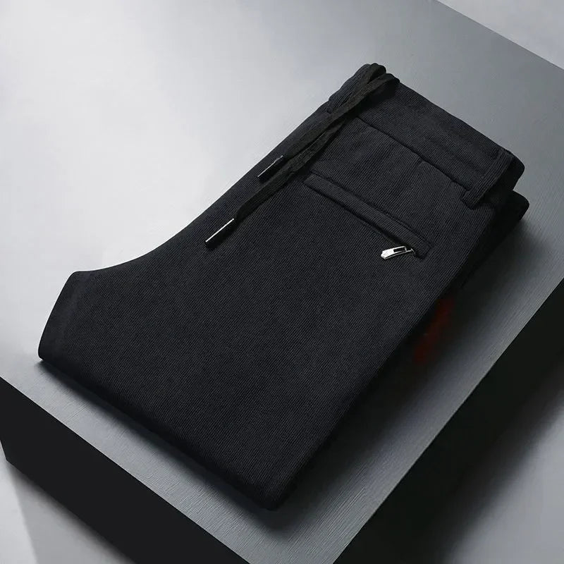 Calça Winston™ em Veludo Cotelê com Cintura Elástica / Um Esporte Fino Versátil com Conforto Térmico e Liberdade!