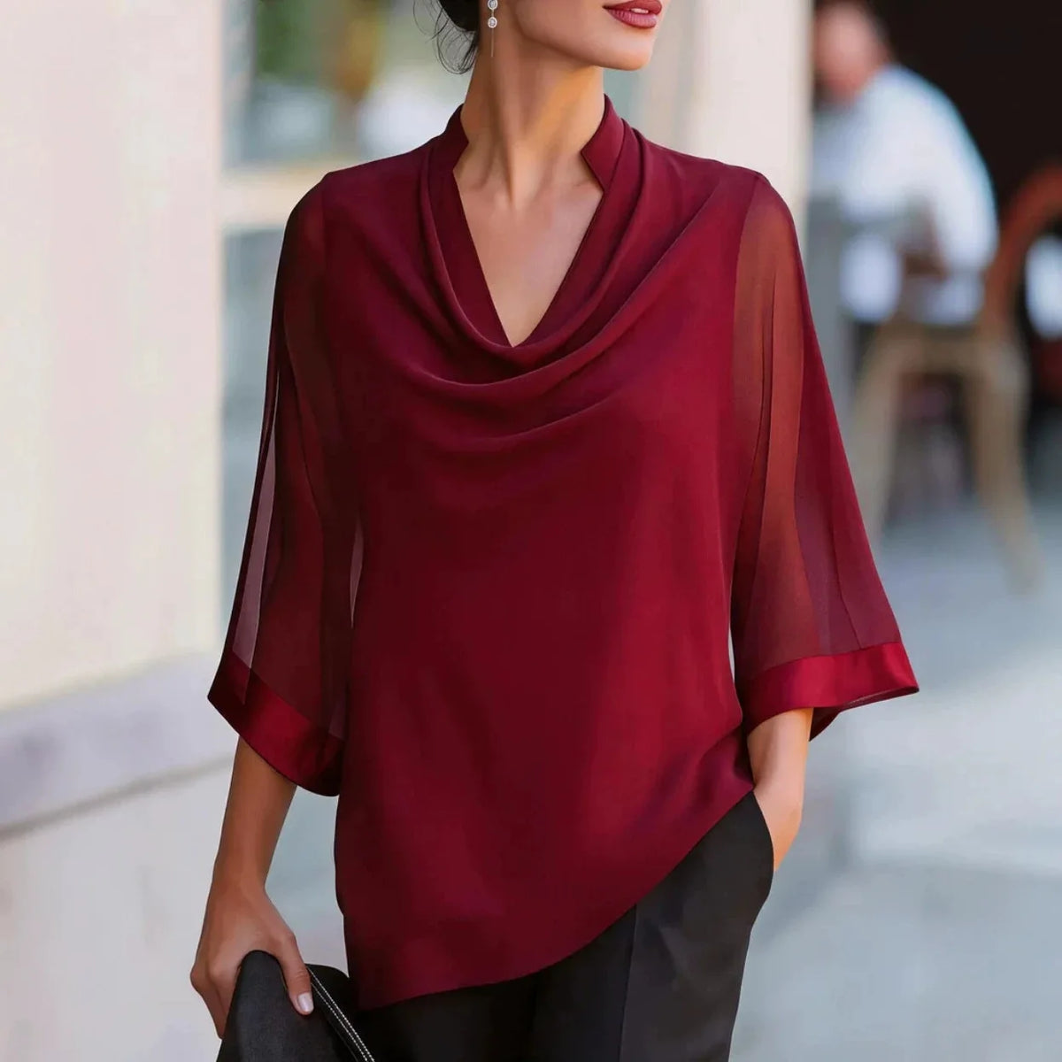 Blusa Pavia™ com Mangas 3/4 Translúcidas e Gola Alta / Uma Escolha Refinada Para Jantares e Ocasiões Especiais.
