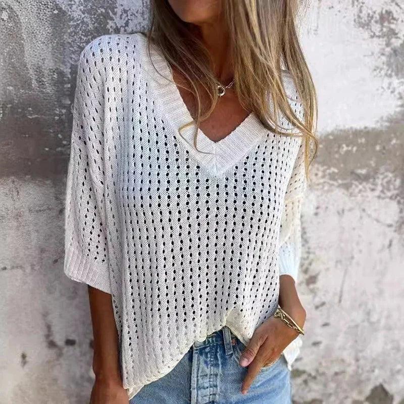 Blusinha Maré™ em Crochê de Algodão com Gola V / Leveza e Frescor para Dias de Sol!