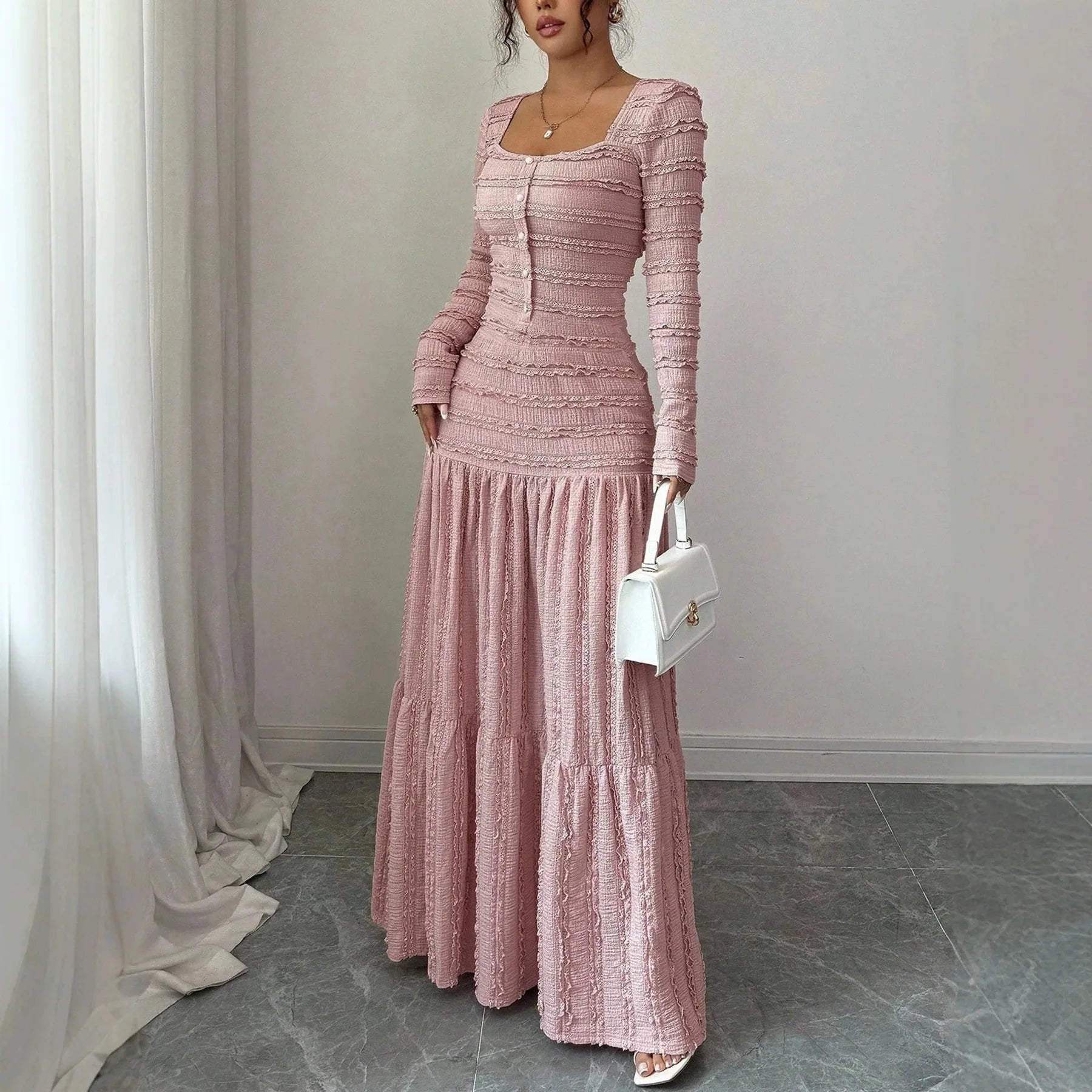 Vestido Longo Úrsula™ em Malha Plissada com Abotoamento Frontal