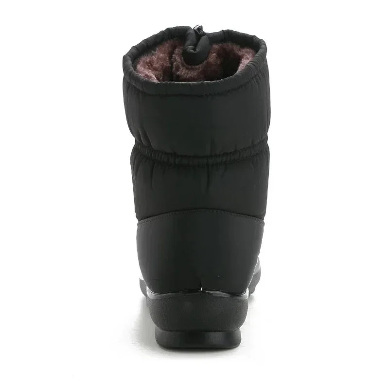 Botinha Sibéria™ com Forro Peluciado, Solado Antiderrapante e Impermeável / Proteção, Conforto e Estilo para Enfrentar os Dias Mais Frios!