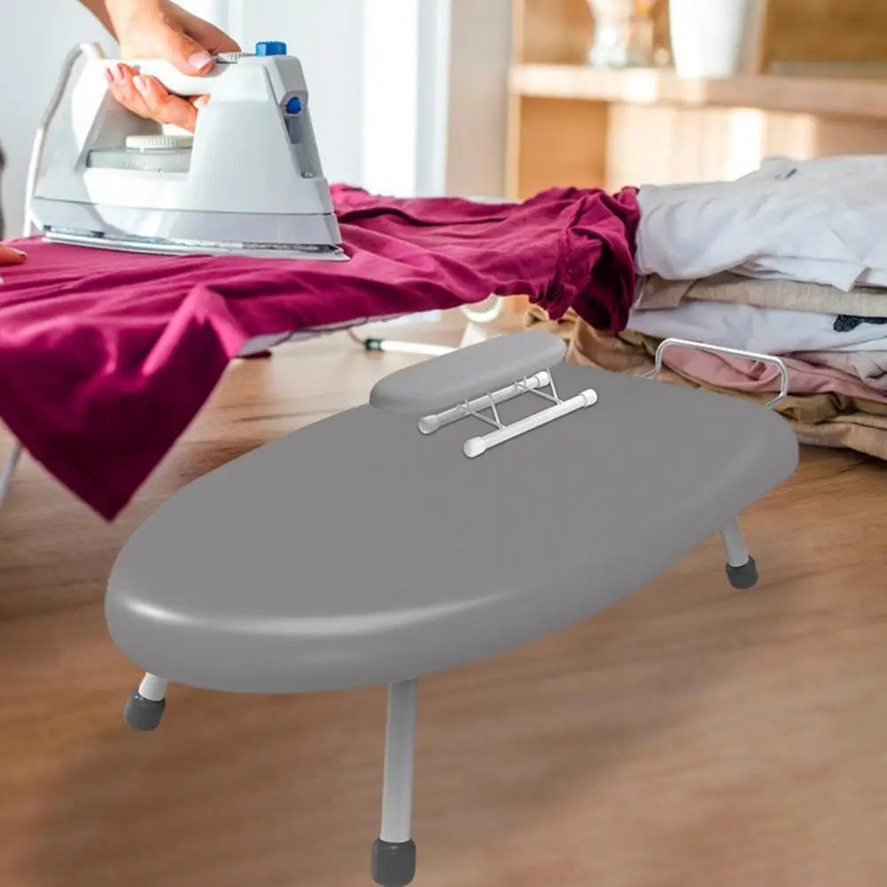 Mini Tábua de Passar Dobrável Modern Lar™ / Praticidade e Compactação para Espaços Pequenos!