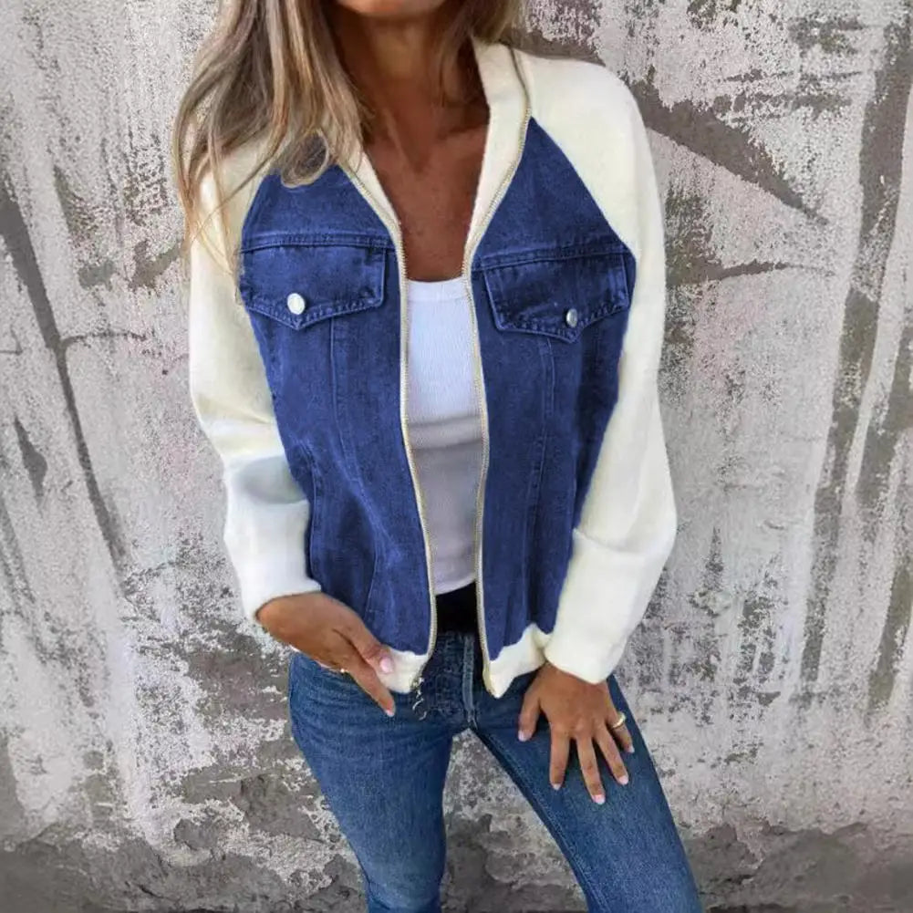 Jaqueta UrbanMix™ com Visual Jeans e Mangas Contrastantes / O Look Perfeito para o Seu Estilo Despojado e Confortável!