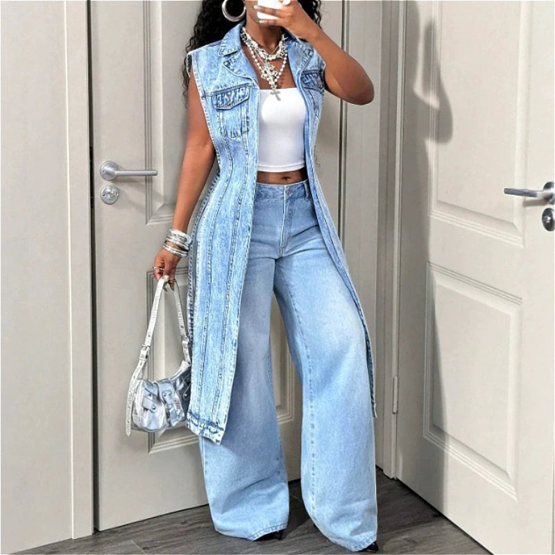 Colete Jeans Elastra™ com Modelagem Alongada , Gola Estruturada e Bolsos com Aba / Uma Terceira Peça Que Muda o Look Por Completo