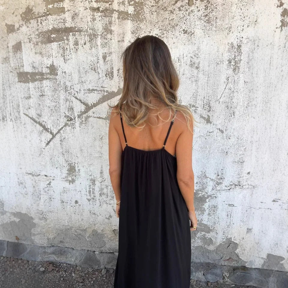 Vestido Carolina™ em Viscose com Caimento Leve / Para Mulheres que Amam a Elegância Simples e Sofisticada!