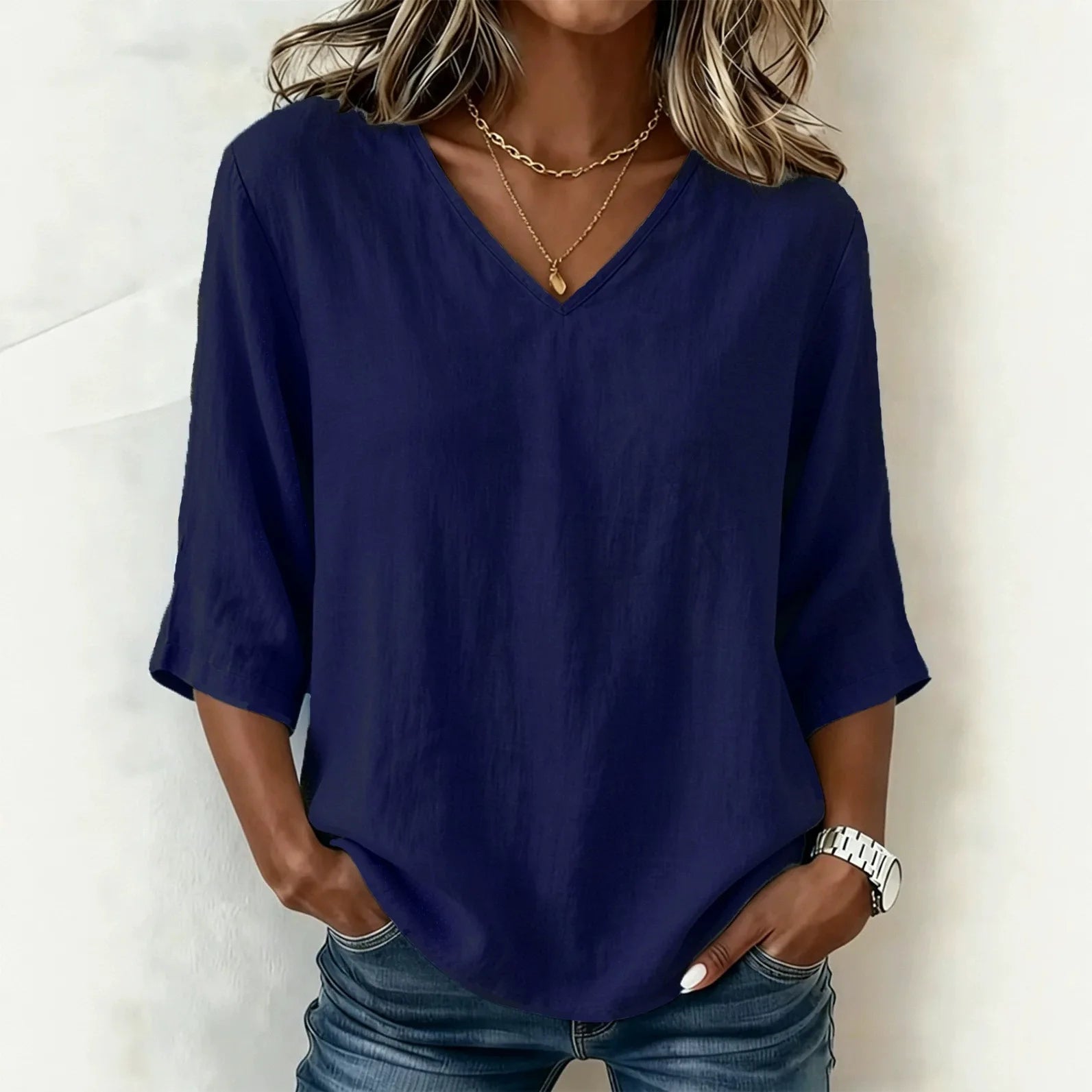 Blusa Naila™ em Linho de Algodão com Mangas 3/4, e Gola V / Conforto que Acompanha Sua Rotina