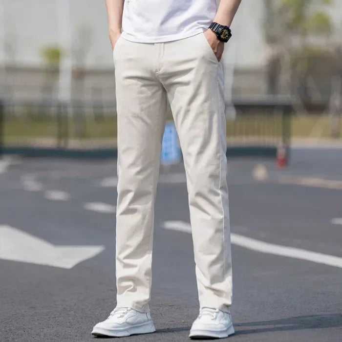 Calça em Sarja Leonardo™ com Tecido Premium e Corte Reto / Minimalismo Refinado e Conforto de Alta Classe!