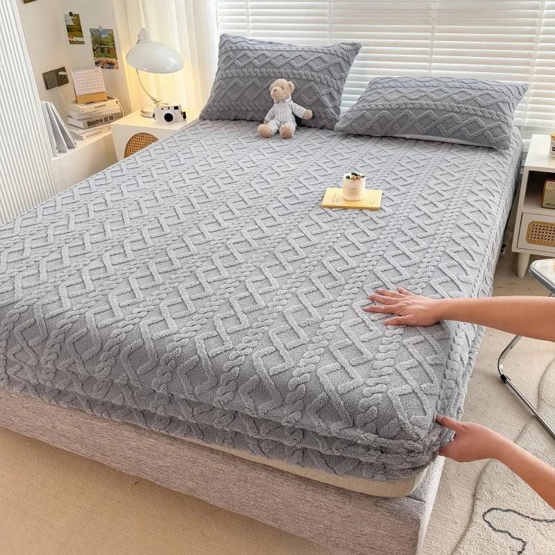 Jogo de Lençol + Fronhas Plush Nuvem - O Toque Aveludado e Conforto Inigualável que Você Merece! - ModernLar