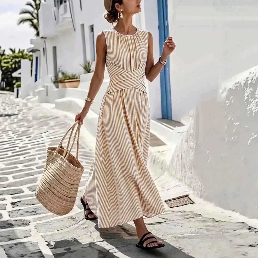 Vestido Alessine™ com Listras Verticais e Cintura Transpassada / Um Visual Leve Que Se Destaca Com Naturalidade