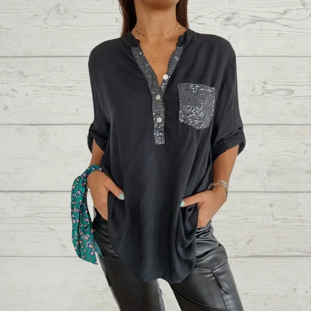 [COMPRE 1 E LEVE 2] Blusinha Salafiori™ com Caimento Solto e Detalhes em Strass Reluzente / Sofisticação e Conforto que Encantam!