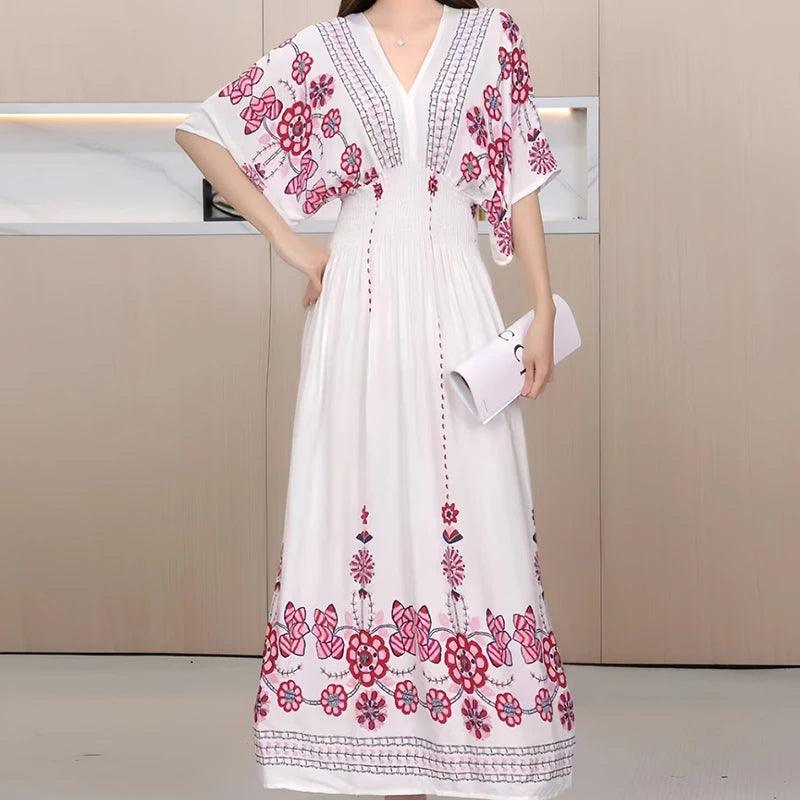 [COMPRE 1 E LEVE 2] Vestido Calipso™ em Levolux com Gola V Bordada / Realce sua Beleza com Detalhes Artesanais e Sofisticação Atemporal Boêmia!