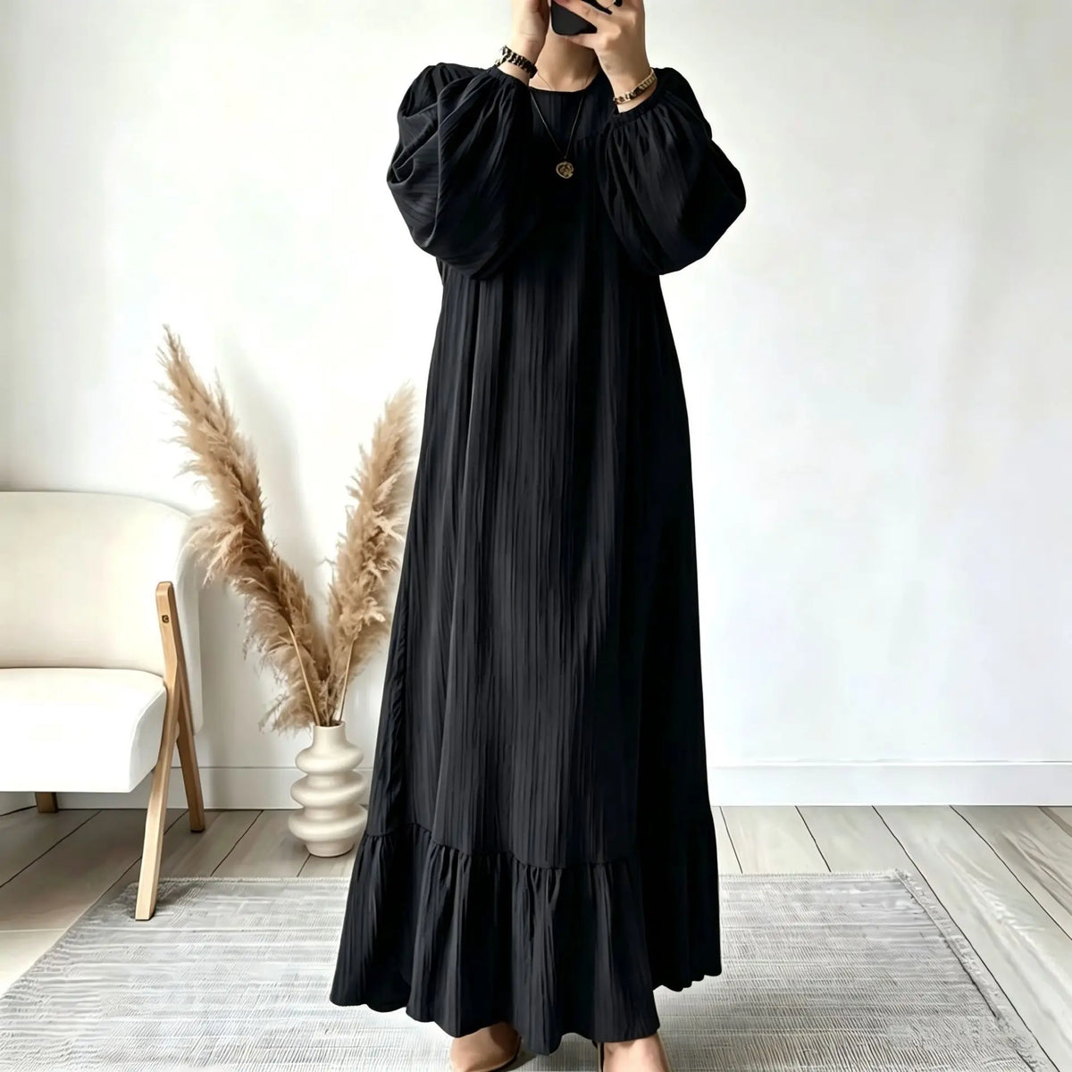 Vestido Catarine™ com Mangas Volumosas, Caimento Amplo e Barra com Babado